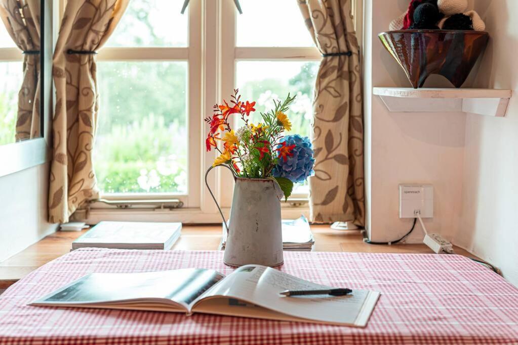 Traditional Stone Cottage With Sea Views In Snowdonia National Park Brynkir Экстерьер фото